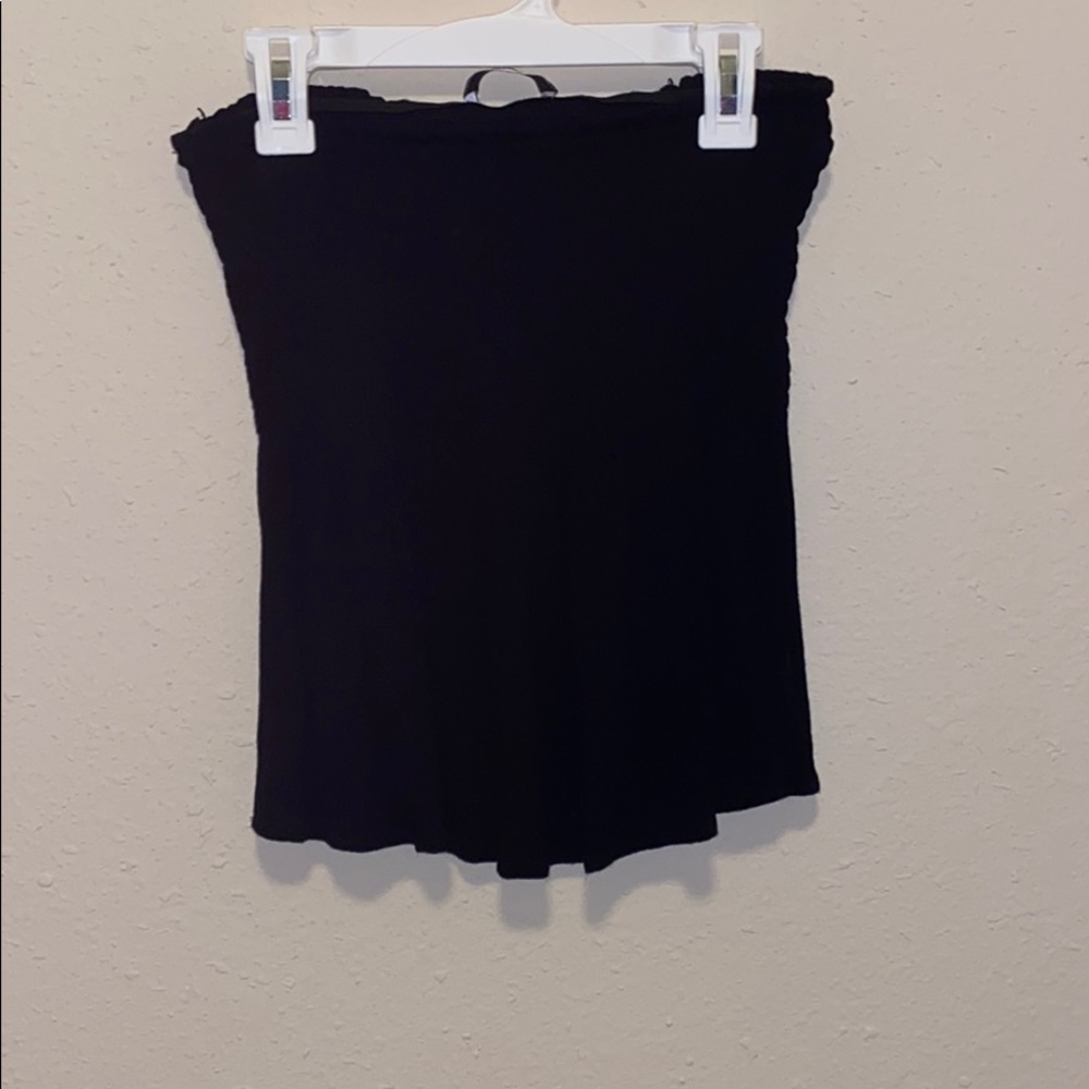 Black top off shoulder